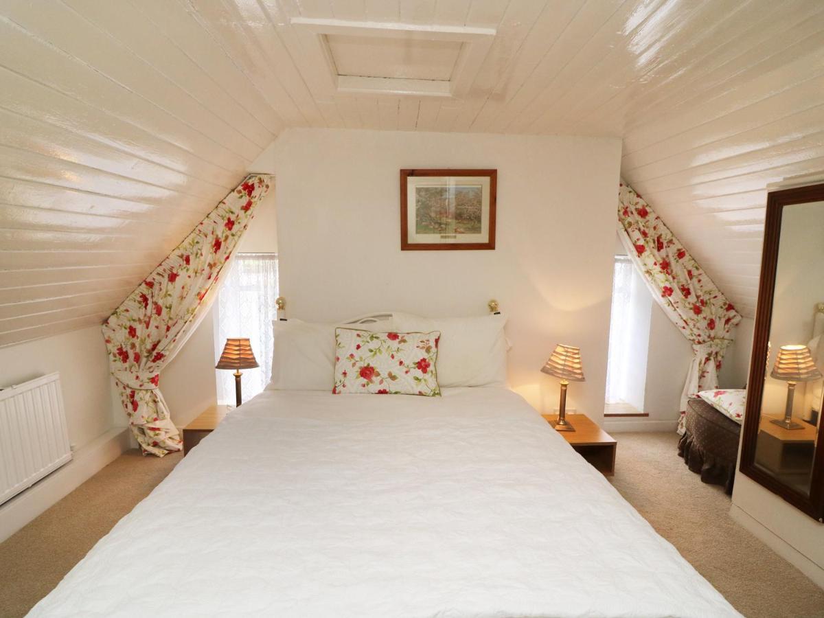 Julie'S Cottage Castleisland Exterior photo