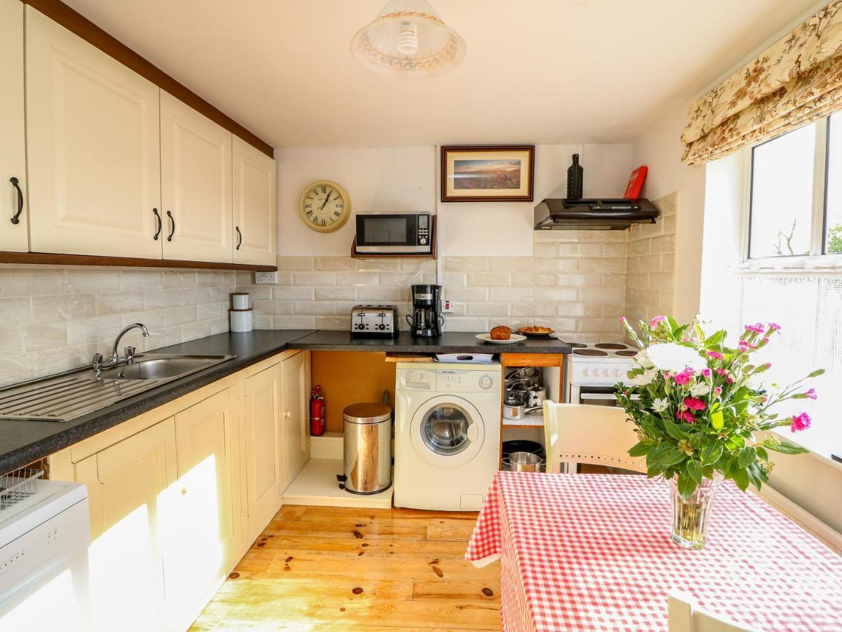 Julie'S Cottage Castleisland Exterior photo