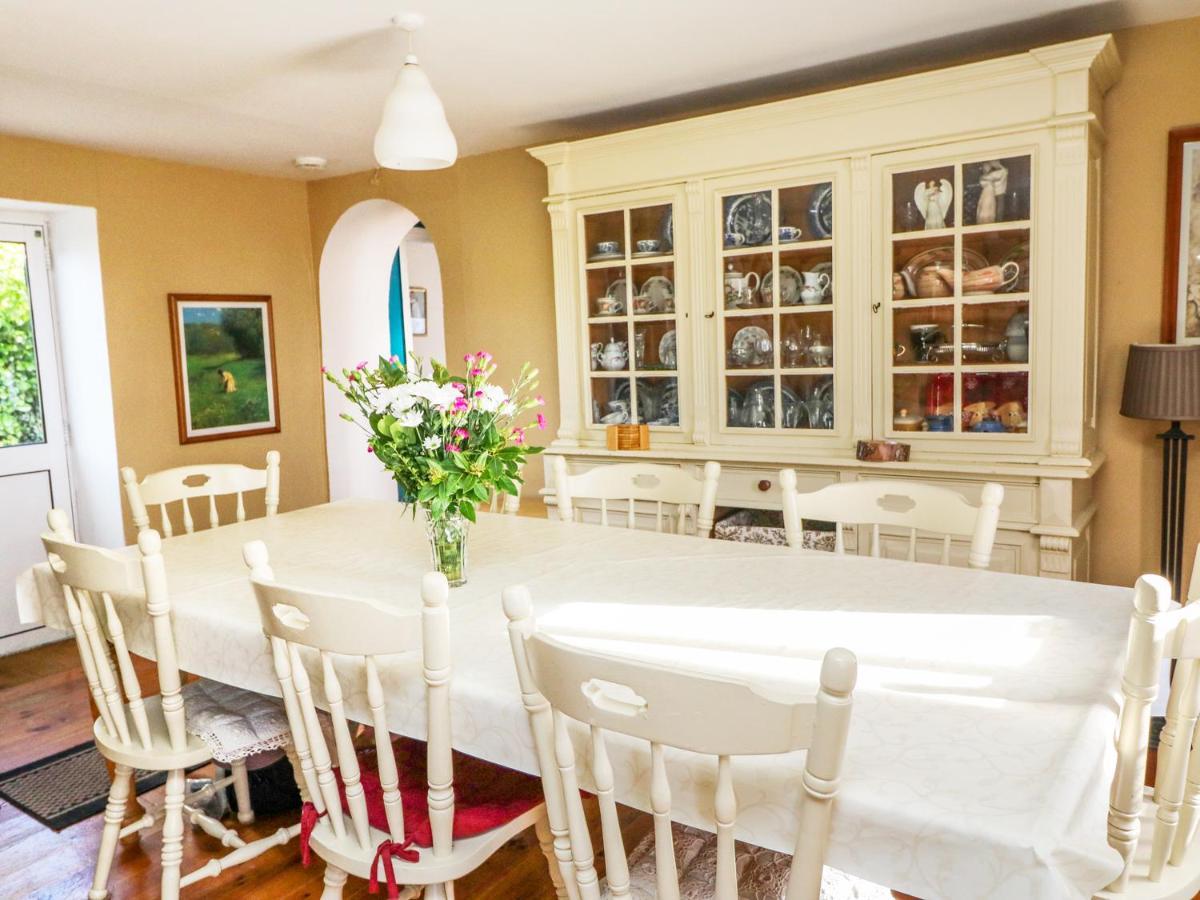 Julie'S Cottage Castleisland Exterior photo