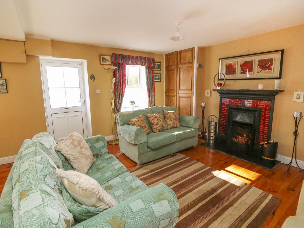 Julie'S Cottage Castleisland Exterior photo